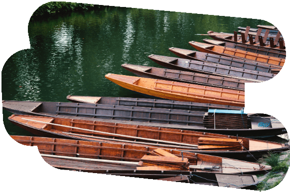 Bild von Stocherkähnen an der Anlegestelle